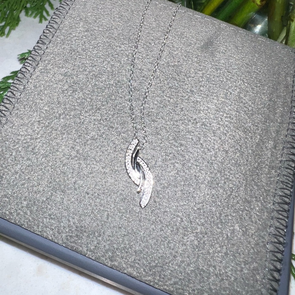 Diamond Curve Necklace